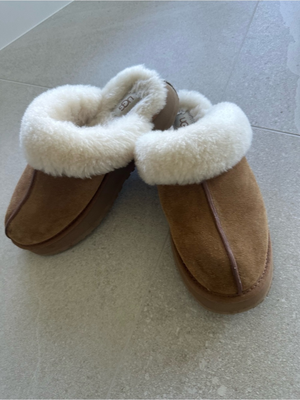 UGG Slippers Ugg Chestnut Suede Women’s Shearling Slippers Size 9